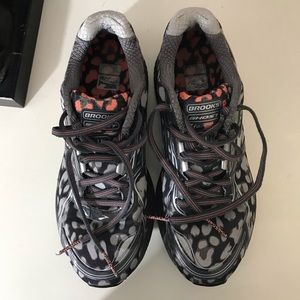 brooks running shoes cheetah